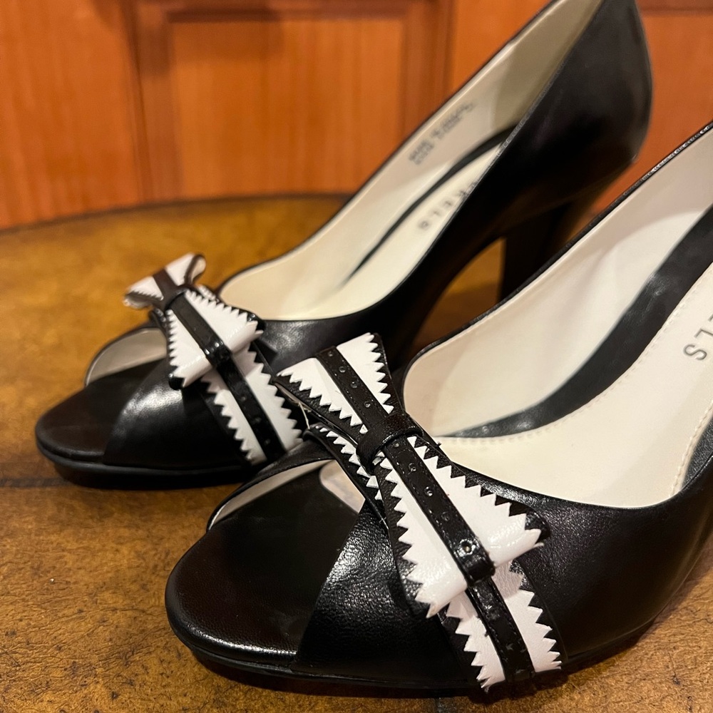 Super Sexy Peep Toe Heels by Nickels. Size 6½ with a 3½ inch heel height. - Picture 7 of 9